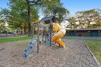 Chanticleer Inn Hotels in Cloverland