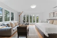 Architect-designed Modern Cabin retreat