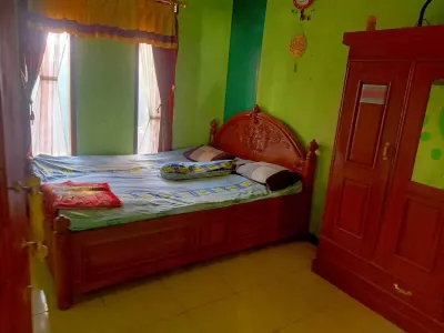 Indo Hometown Hotels in Sukagalih