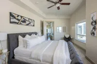 Charming 2-bedroom apartment with fitness room and Pool in downtown San Diego