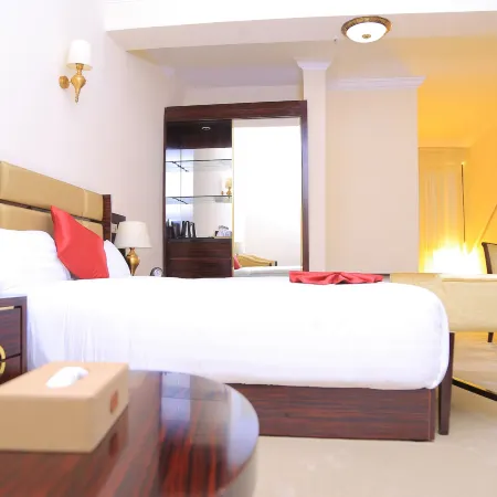 Sunland International Hotel Отели рядом с достопримечательностью «Пьяцца»