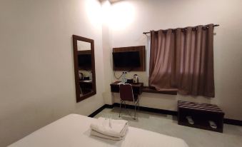 Hotel O Subur