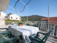 Bertie's Lodge Hotels in Smokvica