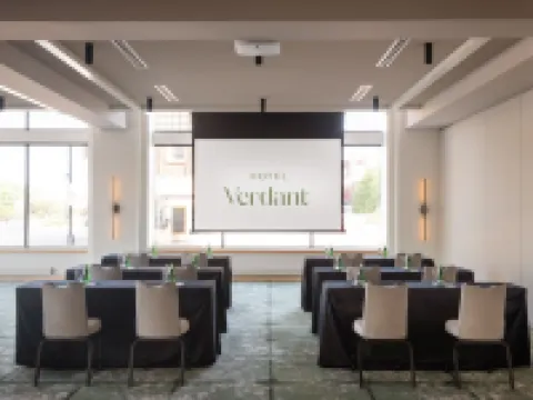Hotel Verdant Hotels in Racine