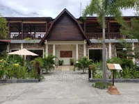 Bruga Villas Restaurant and Spa Hotel dekat Pantai Selong Belanak