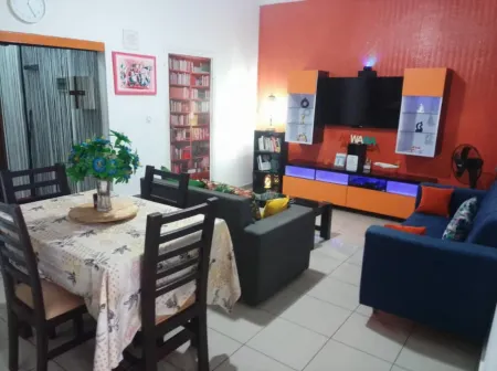 Agrable Appartement de 02 Pices Meuble Отели рядом с Аэропорт Феликс Уфуэ-Буаньи