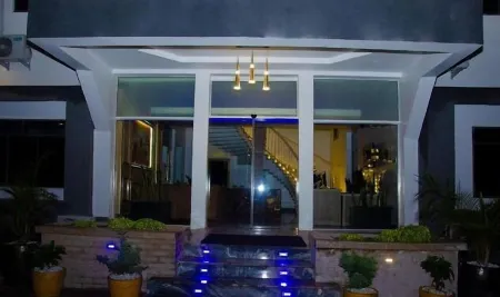 Elegant Suites by Golden Bide Jos