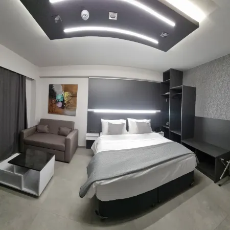 Luxsuites Hotels in Paralia Ofriniou