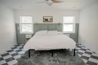 Entire Home in the heart of Sugar Camp on beautiful Bass Lake. No Cleaning Fee!! - Wifi