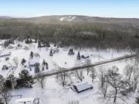 Boyne Mountain Getaway Sleeps 4! Hotels in Melrose Township