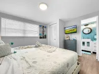 Charming, Family Friendly Newly Renovated Duplex on Holmes Beach