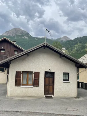 Chalet - CHANTEMERLE