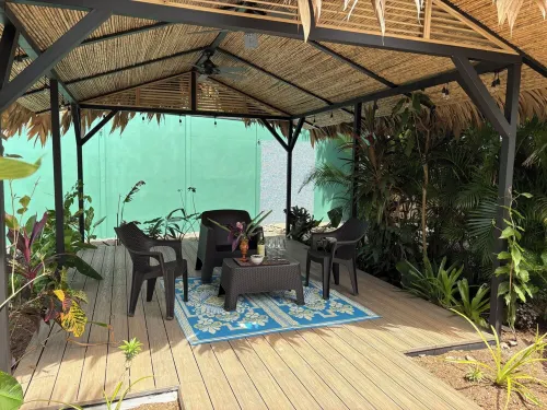 Villa del Mito: Pool, Walk to Beach, AC, Wifi, Beautiful Garden, Private