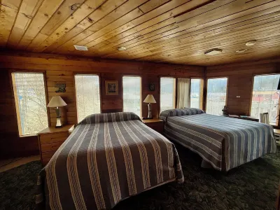 Scenic Bay Motel room 1 Hotels near Silverwood Theme Park