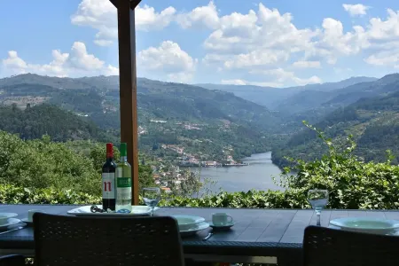 Quinta do Loureiro - Douro - Baião - Private - Heated Pool - Stunning Views . Отели в г. Анседе