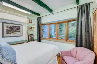 Orca Point Beachfront Suite: Enjoy Your Private Beach Seconds Outside Your Door!