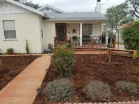 Three Bedrooms Two Baths sleeps 6 - Walking distance to Downtown Paso Robles