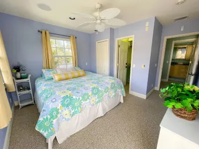 Unique Beach Bungalow Steps from the Beach Hotels near Disappearing Island