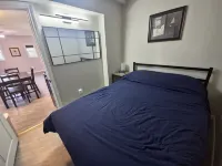 Cozy home on a quiet street minutes to downtown Kingston!