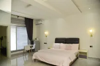 Exquisite extremely clean and cozy home 25 minutes from the airport