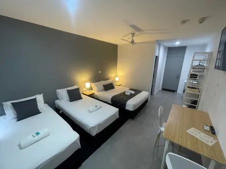 Winnellie Hotel Motel Отели в г. Анула