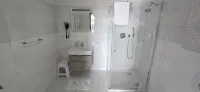 Apartment with sea view, sauna and swimming pool. 5 min from the beach.