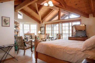 Sleeps 20+! Ranch Retreat Minutes from Disneyland - Convention Center - Beach!