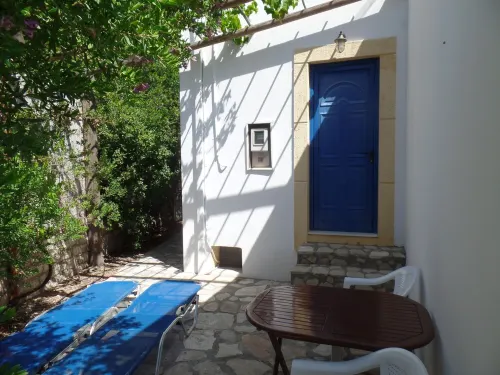 Complex of apartments & studio, full-equipped, in a large, beautiful garden