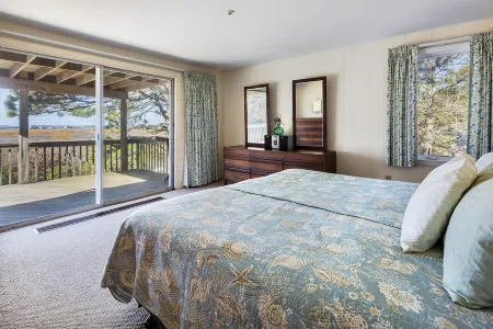 Late cancellation - 30% discount! Sunset Views -Cape Cod Bay Отели в г. Истам