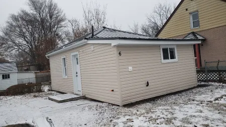 Cozy home on a quiet street minutes to downtown Kingston! Отели в г. Кингстон