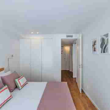 Porto Cozy & Design Apartment @ Santos Pousada w/ Parking Space Rooms