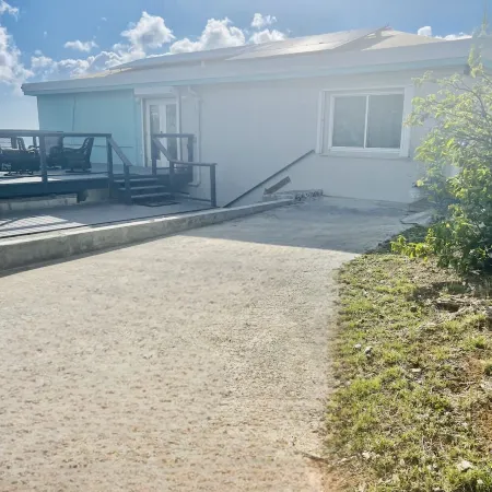 Easy location, Ocean view, Sunsets, Jeep Available, Solar, Battery Power, Wifi