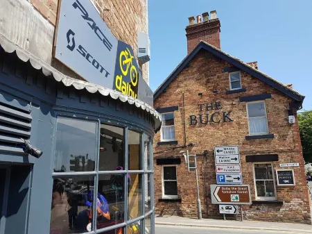 Gorgeous Thornton-le-Dale 2 Bedroom Cottage & Garden, Cosy Family Friendly, WIFI