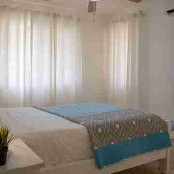 C101 Apartamento en los Corales Rooms