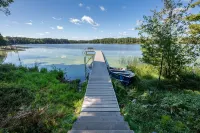 Up North- Brand New- Lake Front House- 4 bedrooms, 3 baths