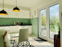 Cozy holiday apartment on the Rheinhöhe near Bonn for families Ahrweiler 호텔