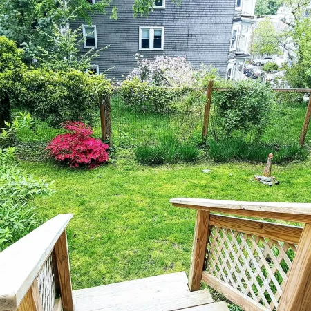 Panoramic view, large deck, ground floor apartment, walk to subway and beach