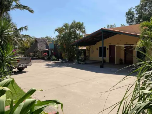 Villas Escondido Villa# 4 One Bed. Suite Only 3km.-2ml. to beach and shopping