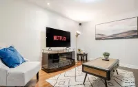 2 Bedroom, 2 free parking, 5 min to Mississauga center, 20min Toronto center