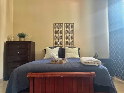 Entire Private House Perfect for a  Tropical Gateway Hotels in der Nähe von Parque Nacional Balneario Cerro Gordo