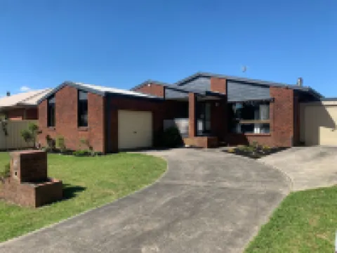 Invy Haven - Relaxed Coastal, Free WiFi, Pet Friendly, Beach 500m