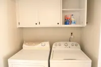 Cozy 2-Bedroom Townhome Close to Everything