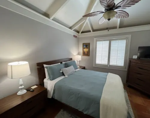 5 Minute walk to the beach!