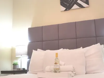The Flat at Philmont Avenue APT at Eden Park Inn The Container Store附近的飯店