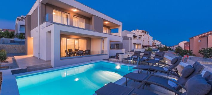 Apartments with Pool Villa Zora Hotels in Novalja