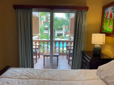 Spectacular Luxury Vacations at Infinity Bay
