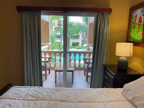 Spectacular Luxury Vacations at Infinity Bay
