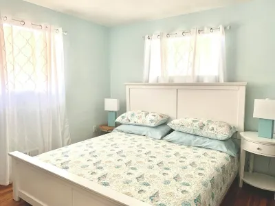 Cozy Ranch Home, Centrally Located near Chicks Beach! Hotels near Walmart Supercenter