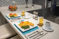 Townhouse Villa w/staff, gated community, gym, pool, beach access