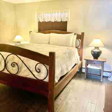 Family Vacation Home: West Vail. Mountain View. Rooms